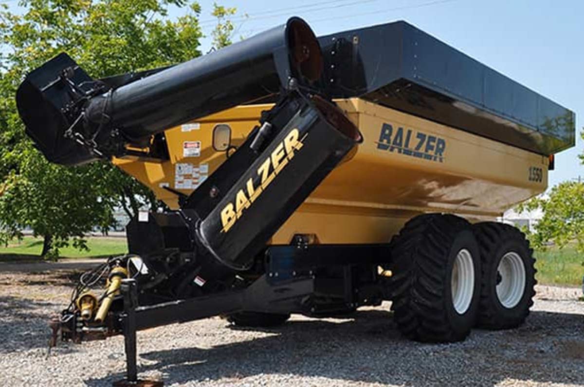 Balzer 1550 Grain Cart - front left view